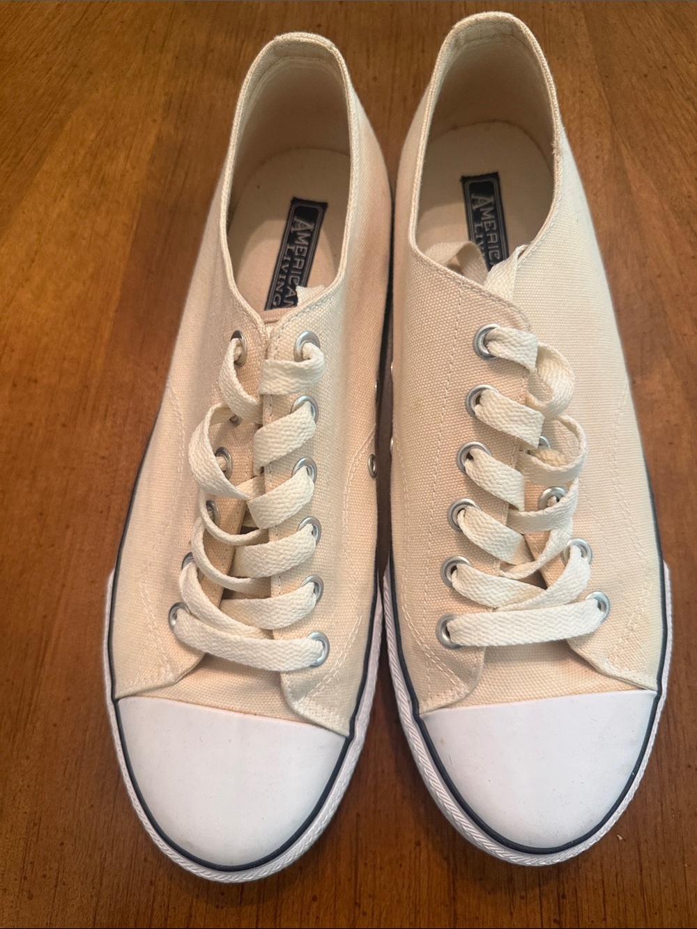 American living Canvas Low-Top Sneakers in Cream